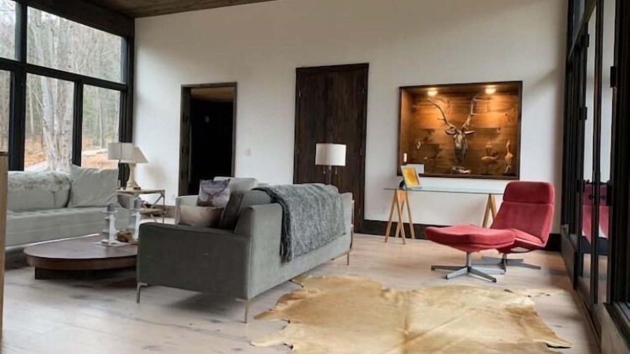 Photo of Livingroom in East Burke