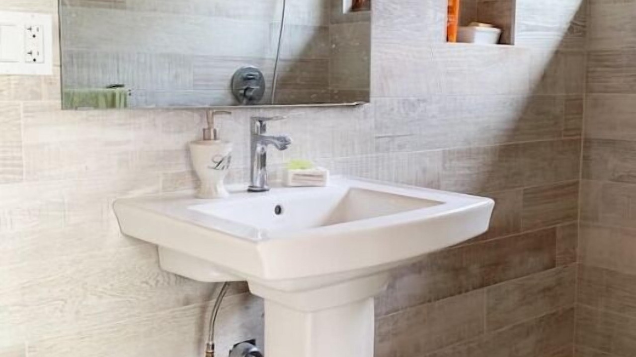 Photo of Bathroom in East Burke