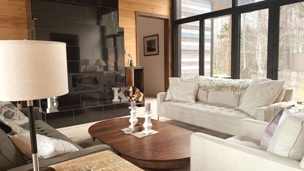 Photo of Livingroom in East Burke