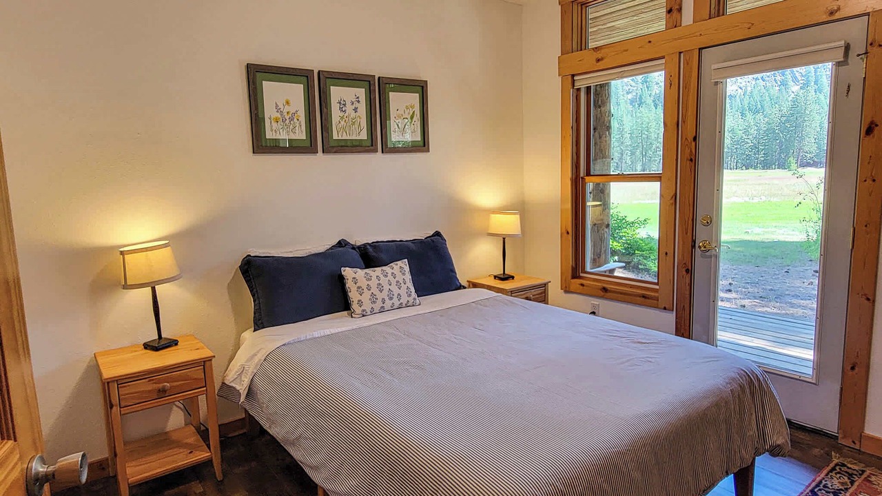 Photo of Bedroom in Mazama
