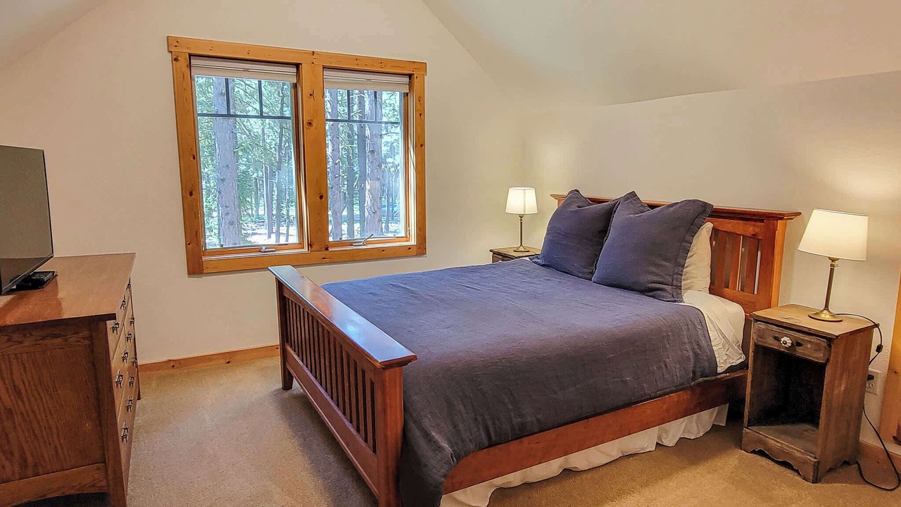 Photo of Bedroom in Mazama