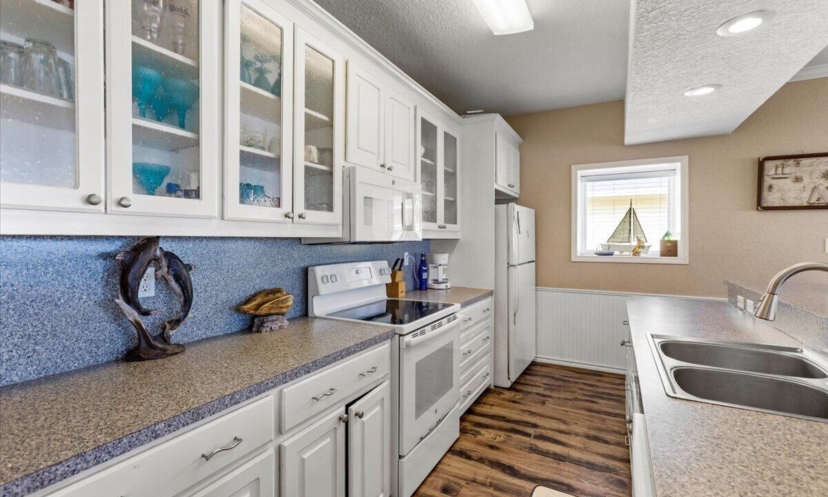 Photo of Kitchen in Surfside Beach