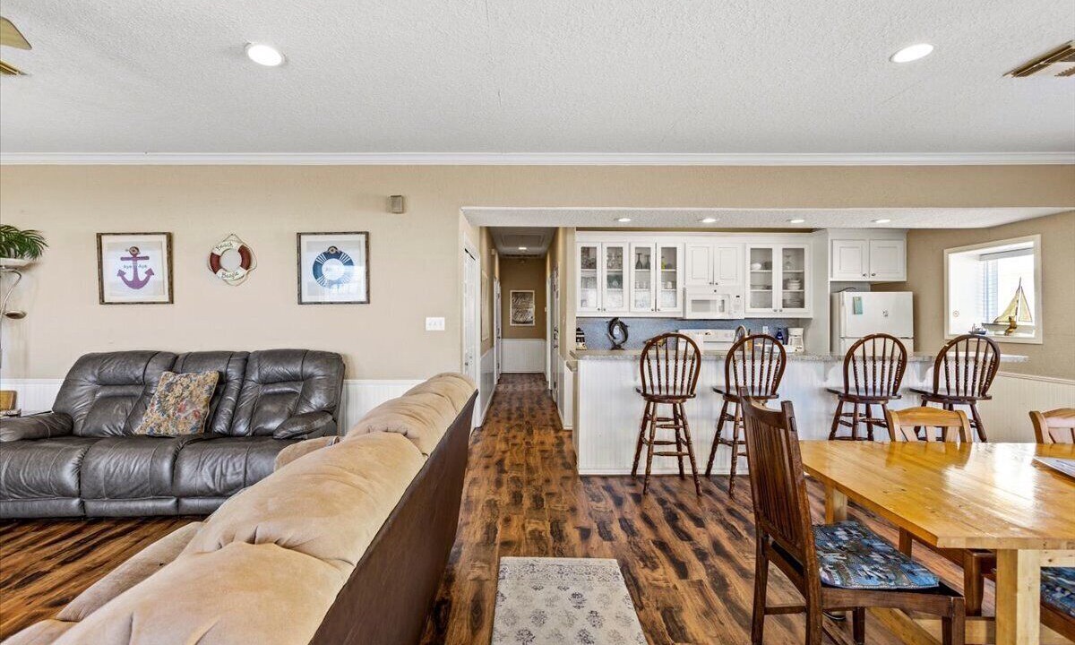 Photo of Livingroom in Surfside Beach