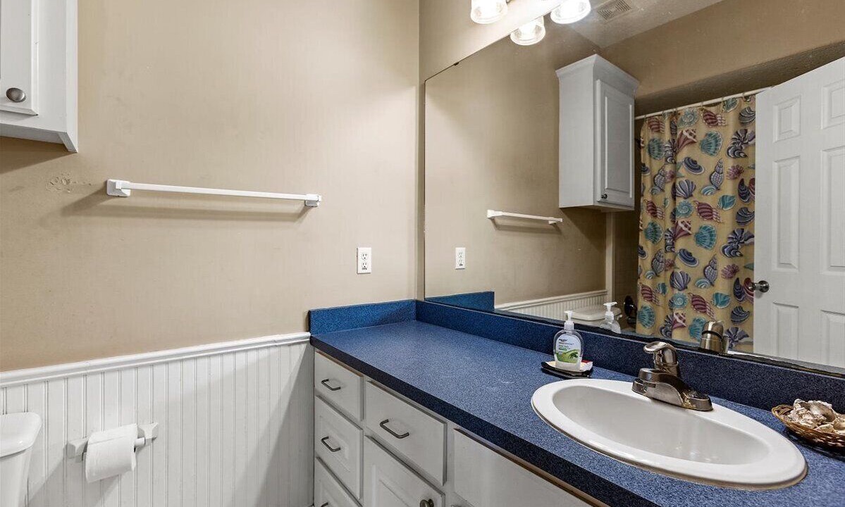 Photo of Bathroom in Surfside Beach