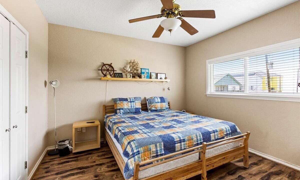 Photo of Bedroom in Surfside Beach