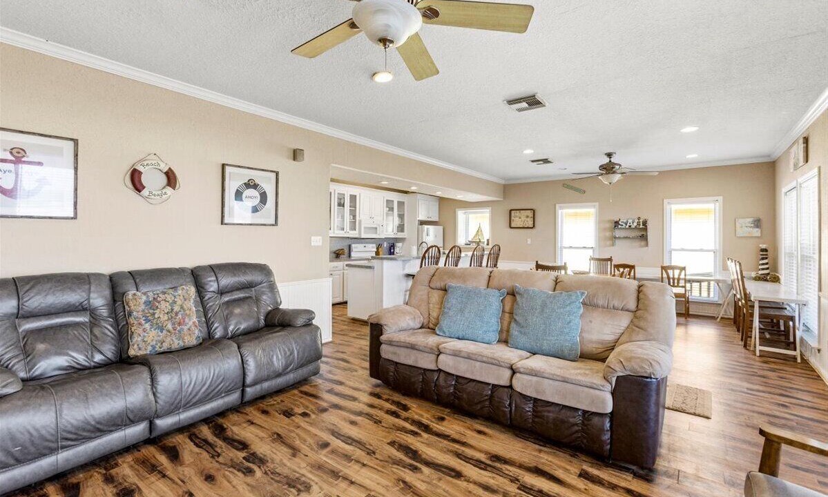 Photo of Livingroom in Surfside Beach