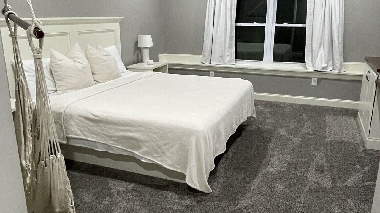 Photo of Bedroom in Alden