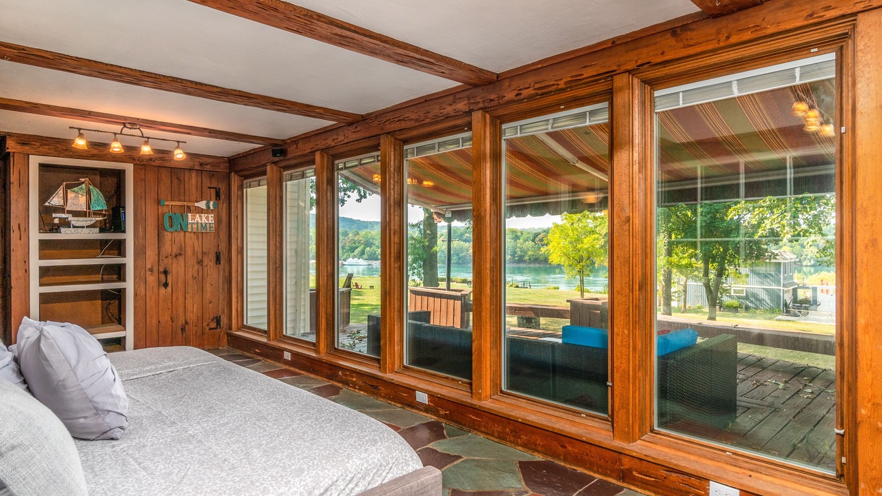 Photo of Bedroom in Niagara Falls - Western New York