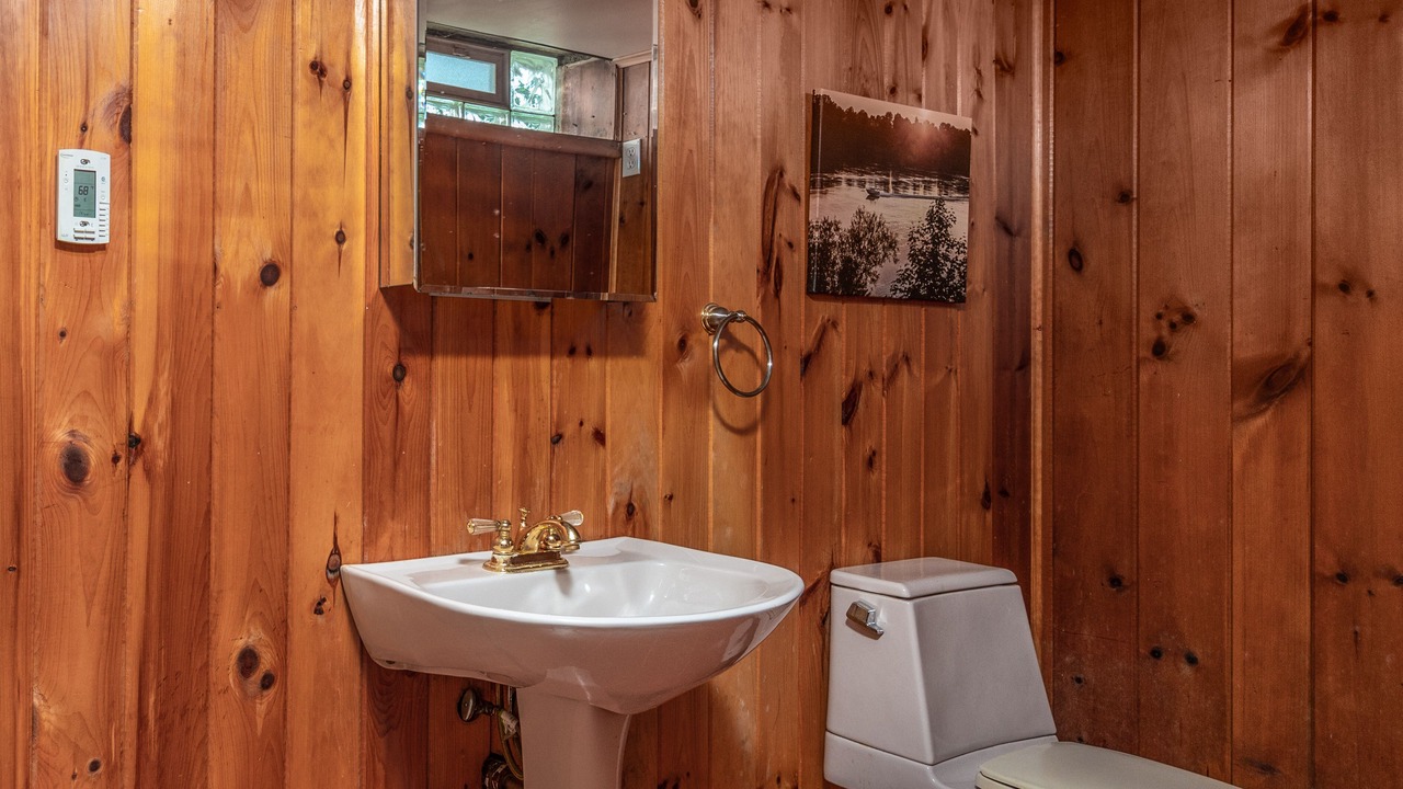 Photo of Bathroom in Niagara Falls - Western New York