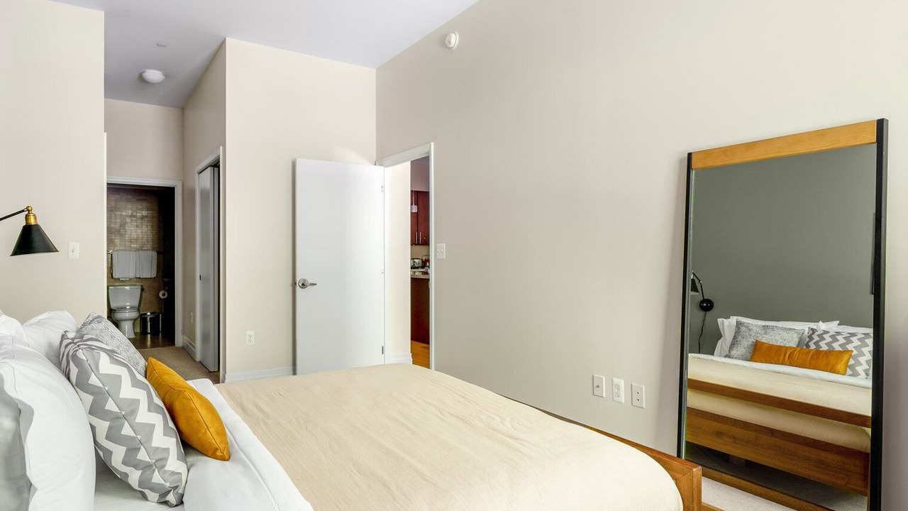 Photo of Bedroom in George Washington University