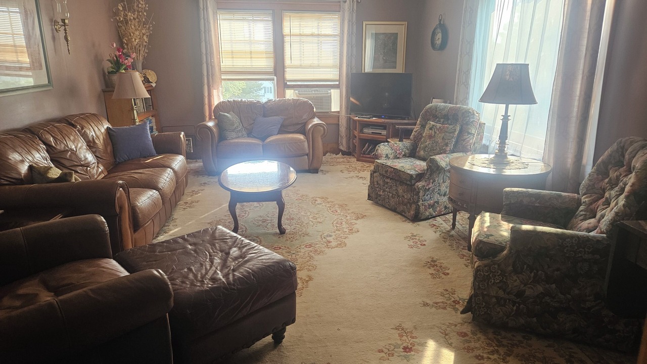 Photo of Livingroom in Chestertown