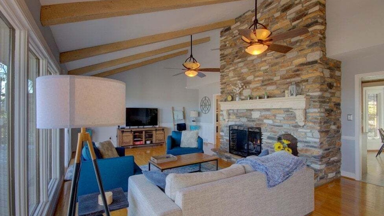 Photo of Livingroom in Pisgah Forest