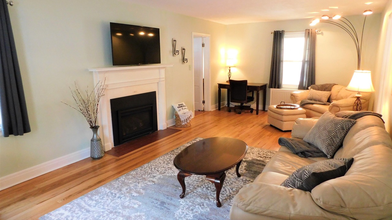 Photo of Livingroom in Rensselaer