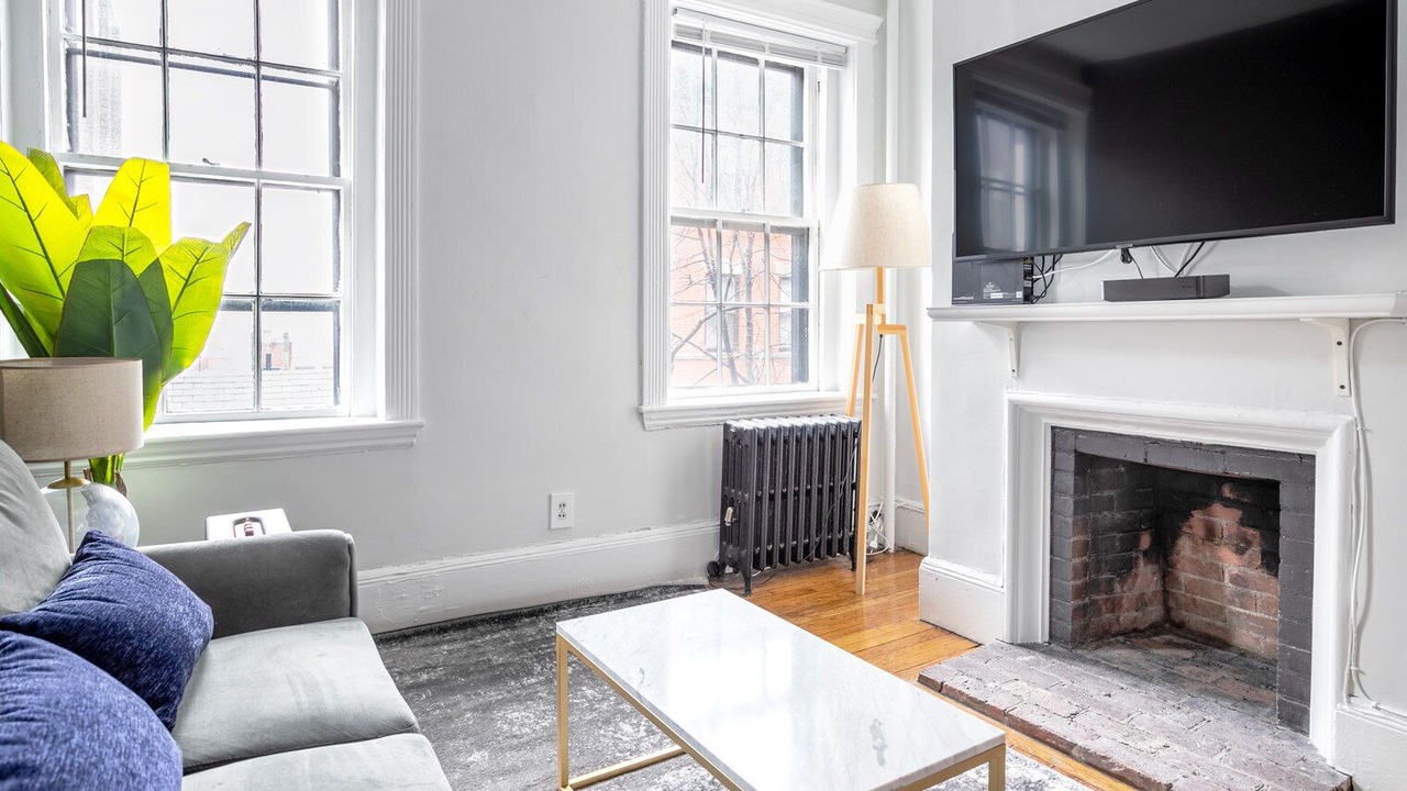 Photo of Livingroom in Beacon Hill