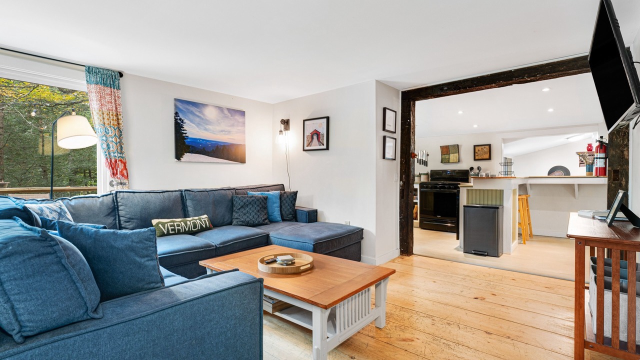 Photo of Livingroom in East Dover