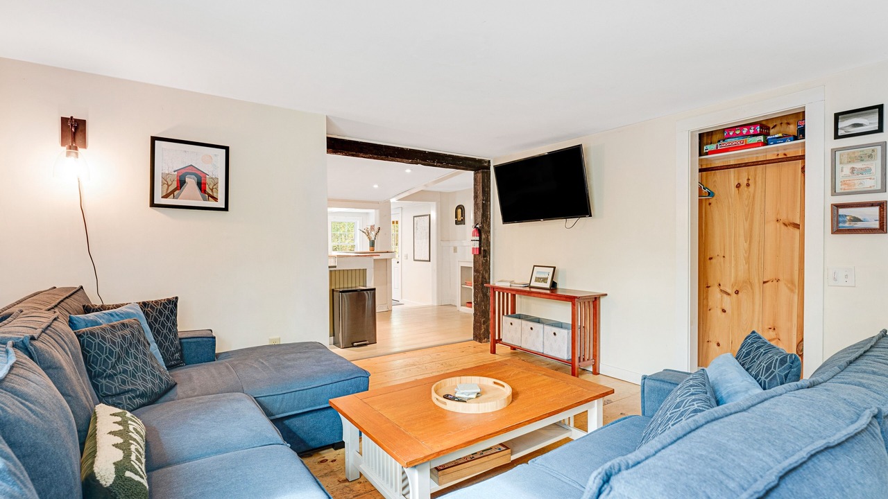 Photo of Livingroom in East Dover