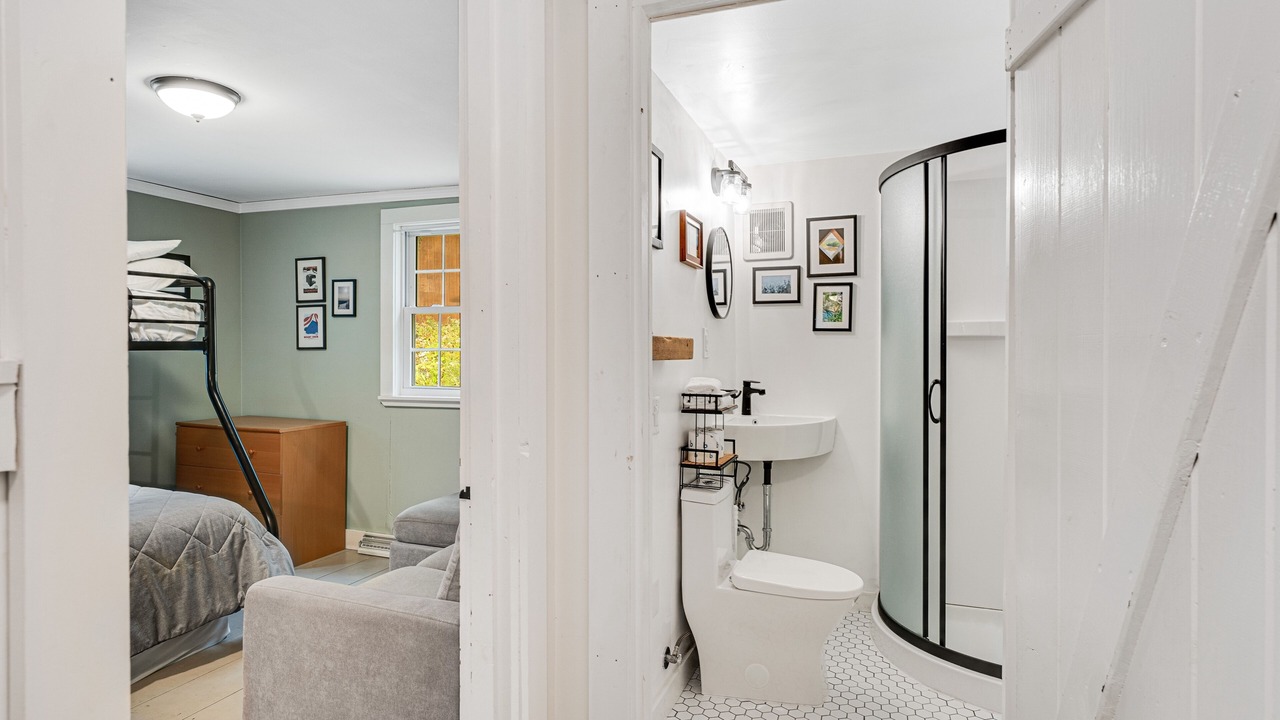 Photo of Bedroom in East Dover