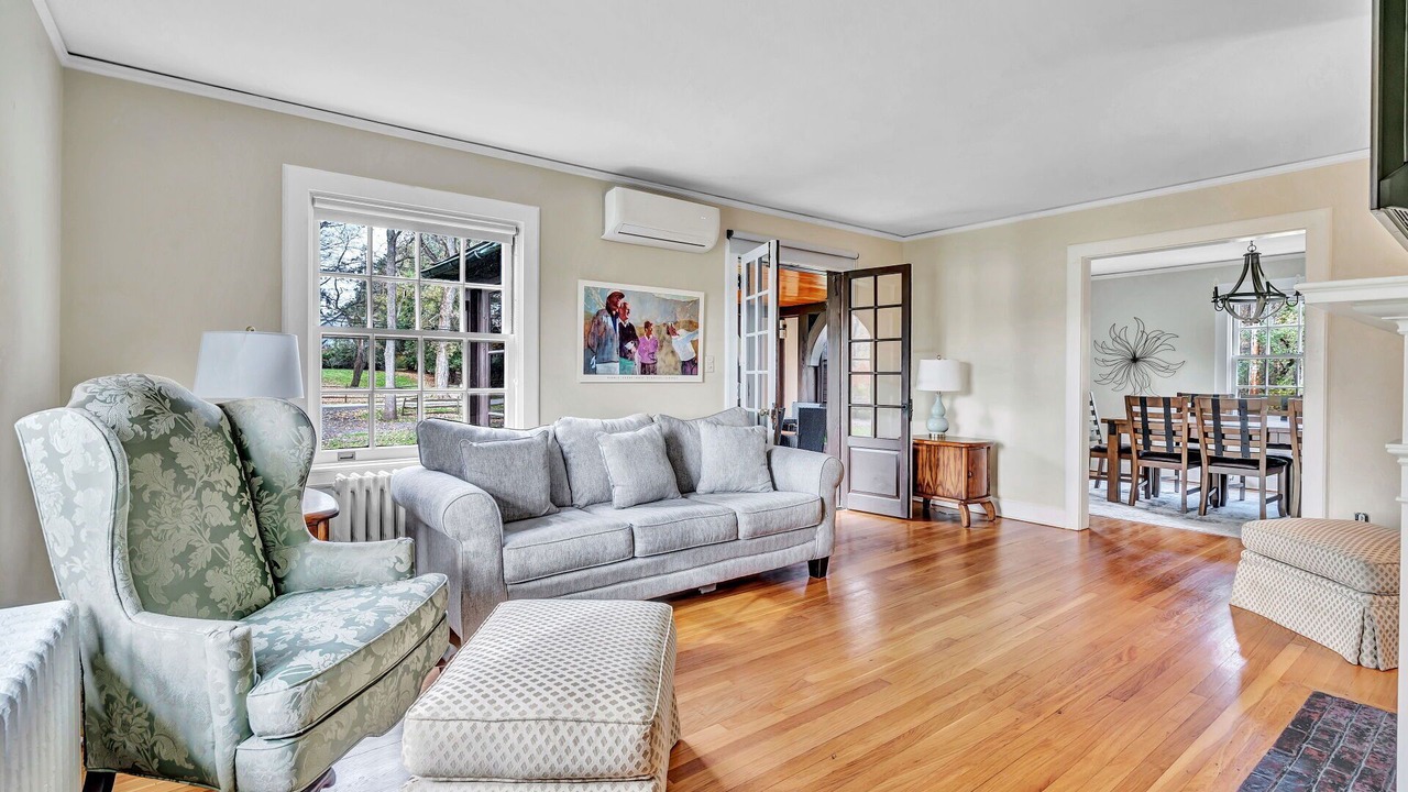 Photo of Livingroom in Spring Brook