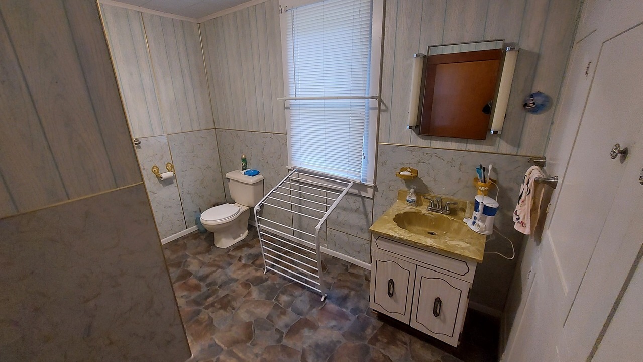 Photo of Bathroom in Bellepoint