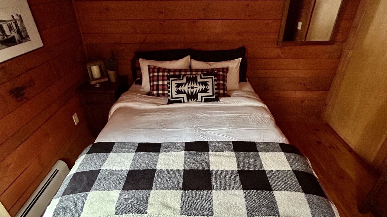 Photo of Bedroom in Lake George