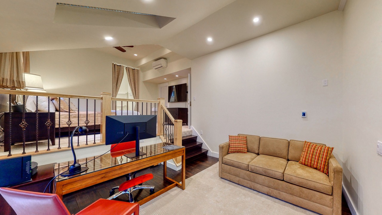 Photo of Livingroom in Warren