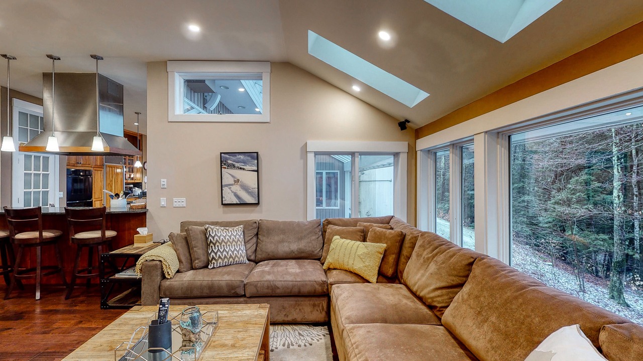 Photo of Livingroom in Warren