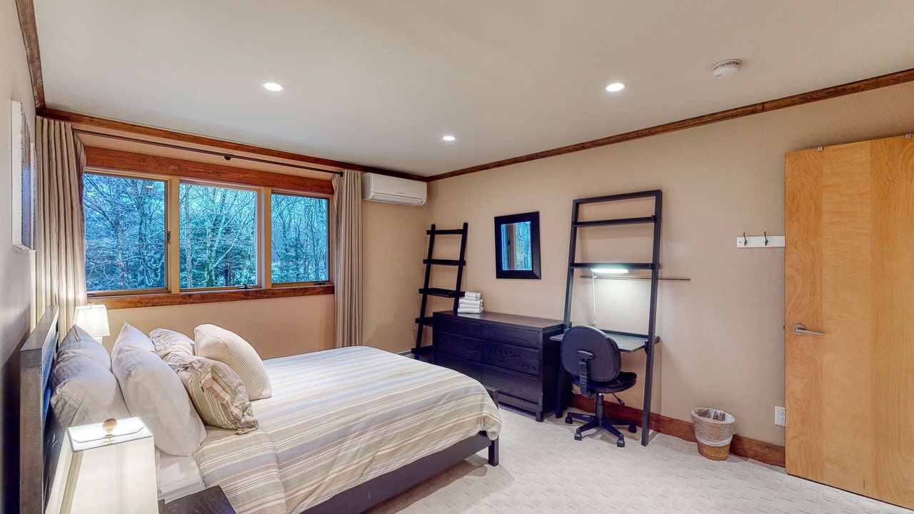 Photo of Bedroom in Warren