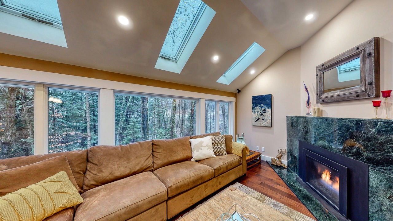 Photo of Livingroom in Warren