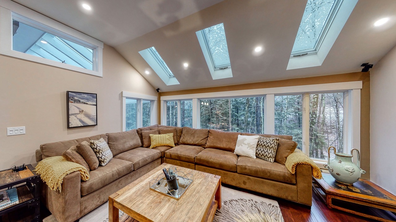 Photo of Livingroom in Warren