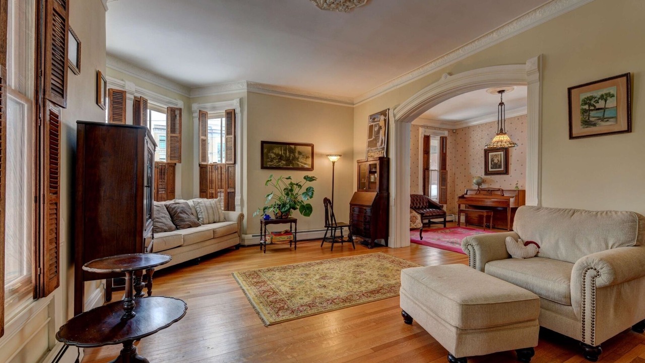 Photo of Livingroom in North Adams