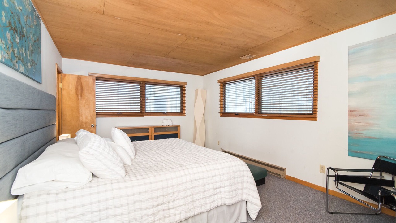 Photo of Bedroom in Berkeley Springs