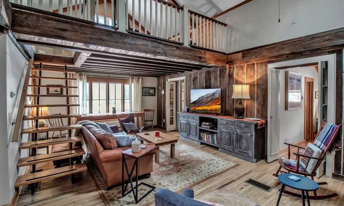 Photo of Livingroom in Great Valley