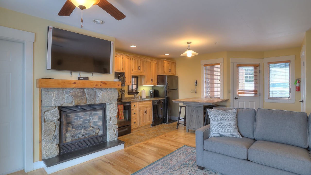 Photo of Livingroom in Rangeley
