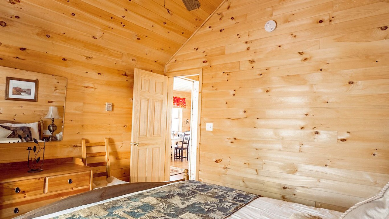 Photo of Bedroom in Long Lake