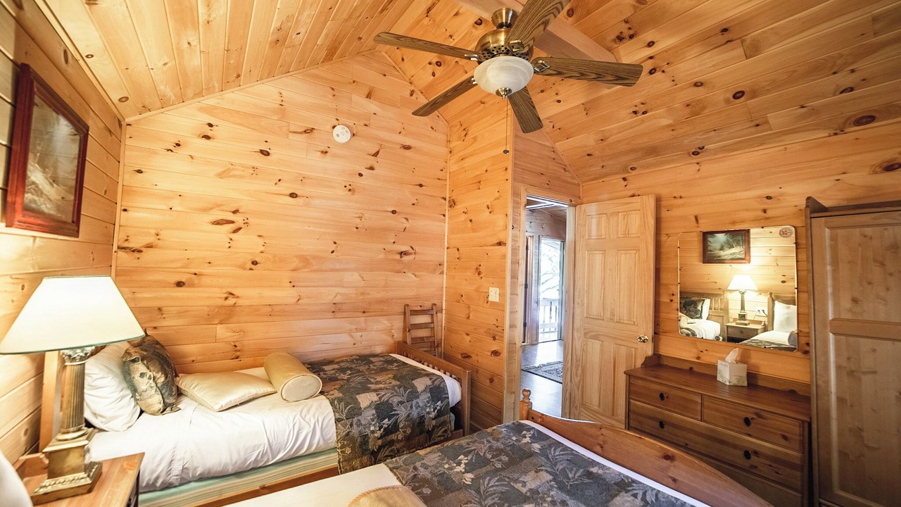 Photo of Bedroom in Long Lake