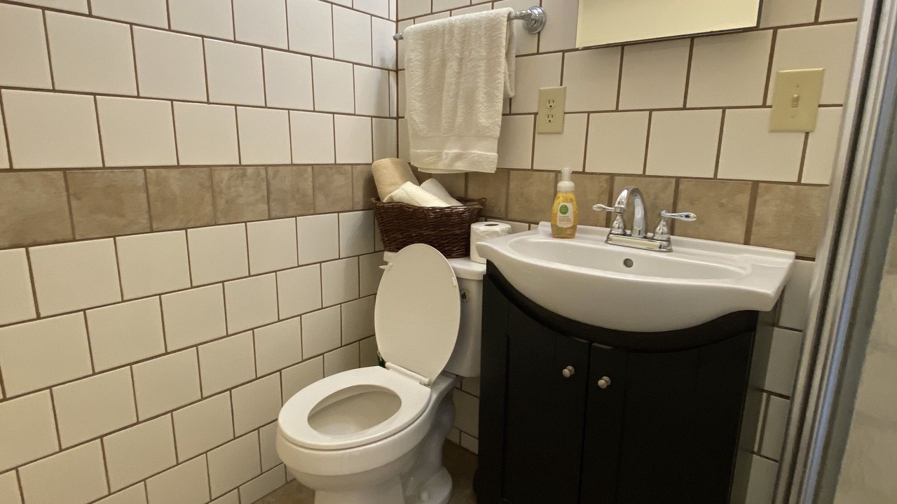 Photo of Bathroom in Glace