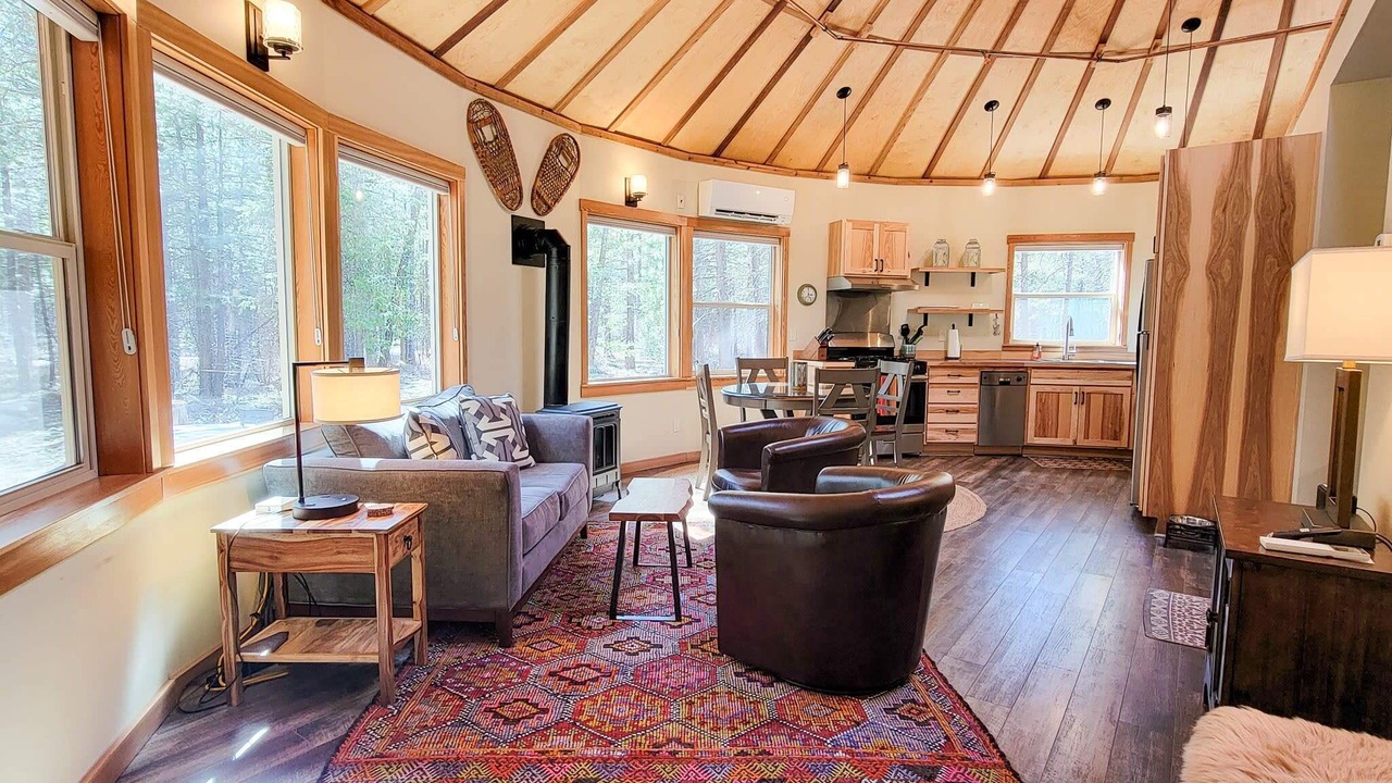 Photo of Livingroom in Mazama