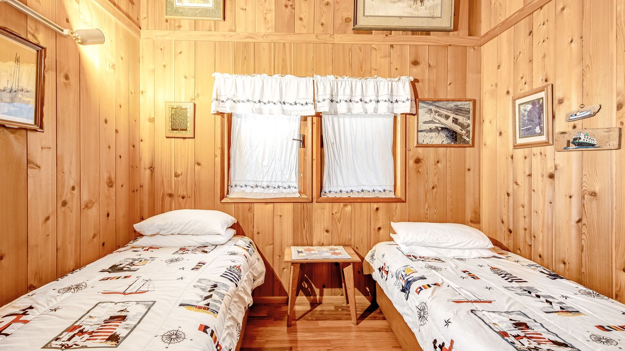 Photo of Bedroom in Eastsound