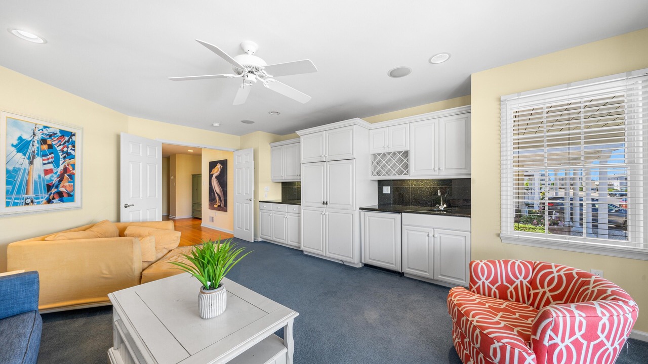 Photo of Livingroom in Avalon