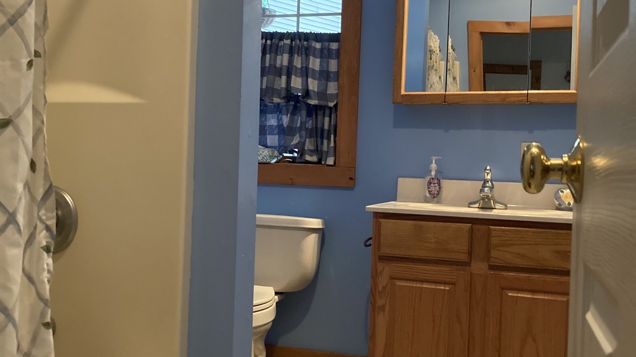 Photo of Bathroom in Huletts Landing
