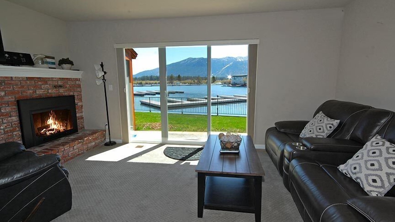 Photo of Livingroom in Tahoe Keys