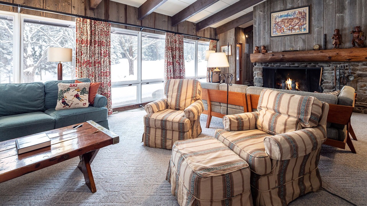 Photo of Livingroom in Stowe Area