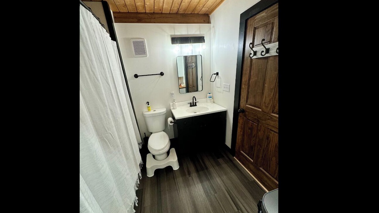 Photo of Bathroom in Mount Vision