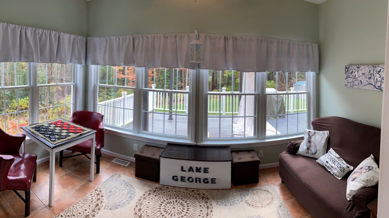 Photo of Livingroom in Lake George