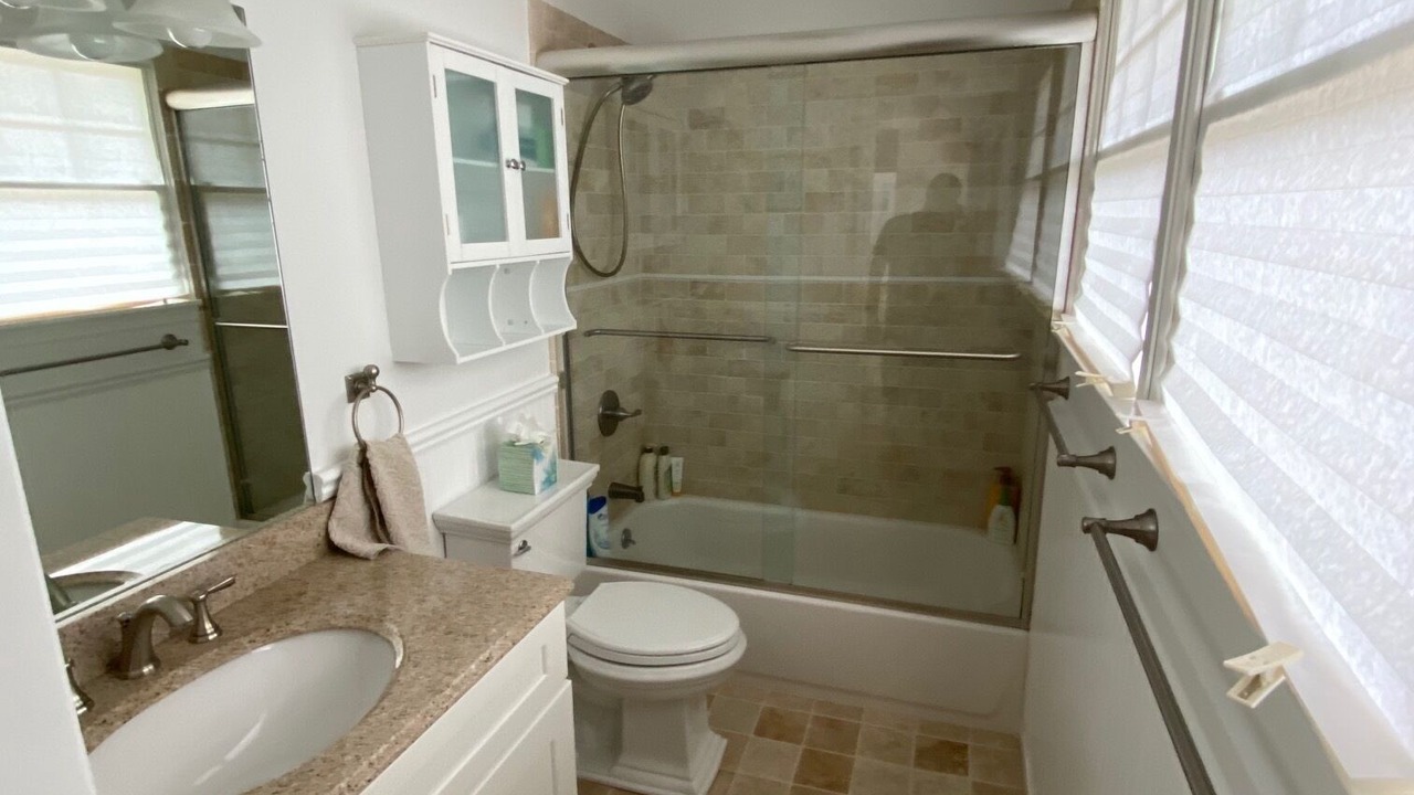 Photo of Bathroom in Shinnecock Hills
