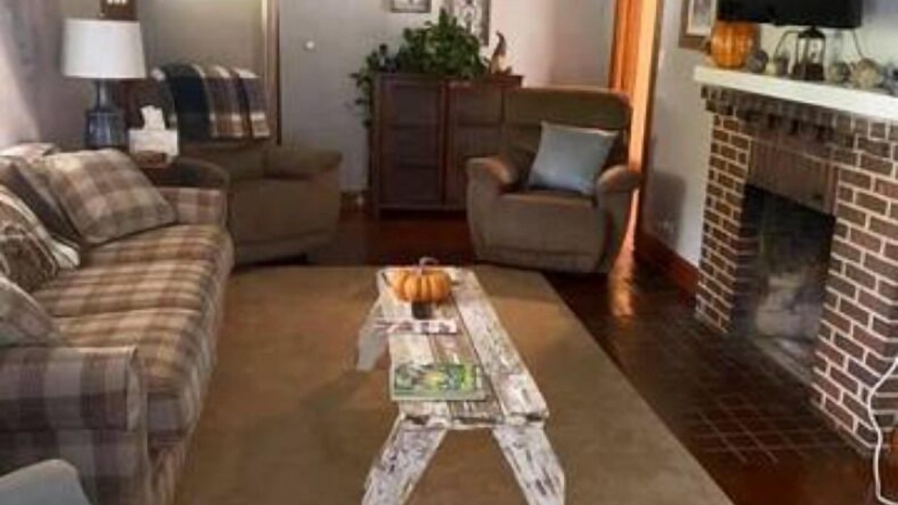 Photo of Livingroom in Upper Tract