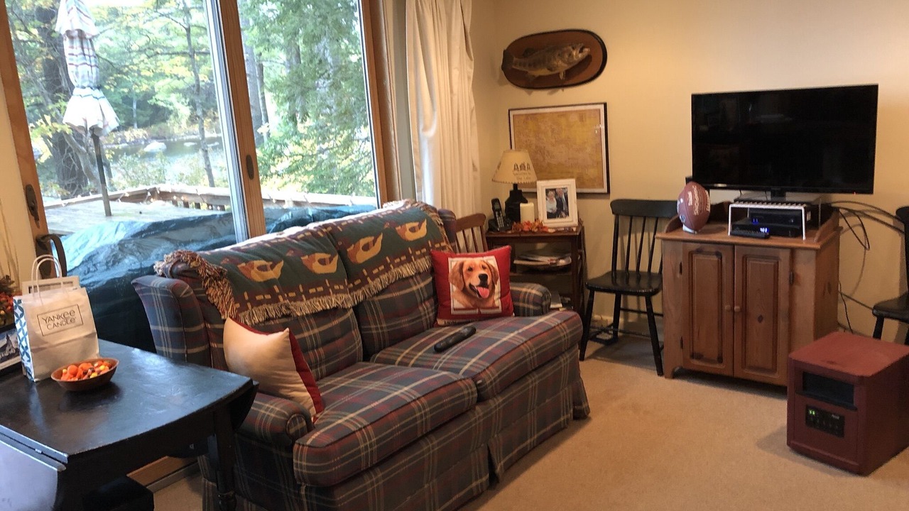 Photo of Livingroom in Moultonborough