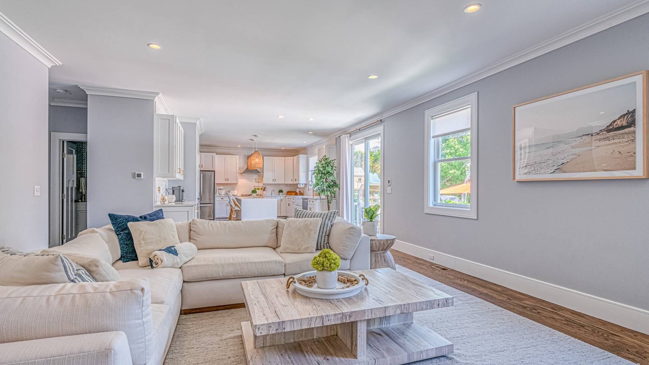 Photo of Livingroom in East Quogue