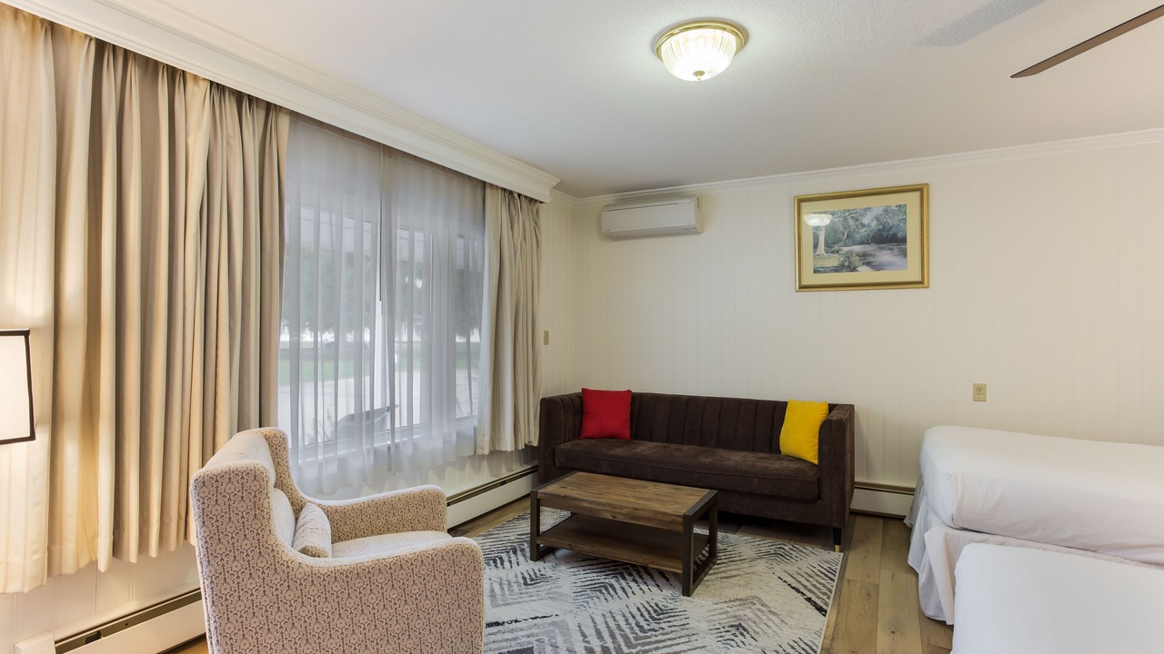 Photo of Livingroom in Manchester Center
