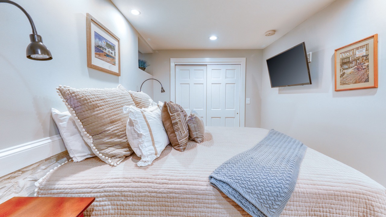 Photo of Bedroom in East Bayside